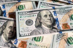 Efeito eleição: Dólar opera em queda e Bolsa tem alta