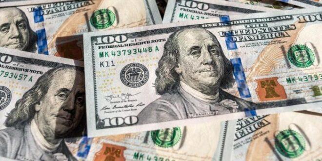 Efeito eleição: Dólar opera em queda e Bolsa tem alta