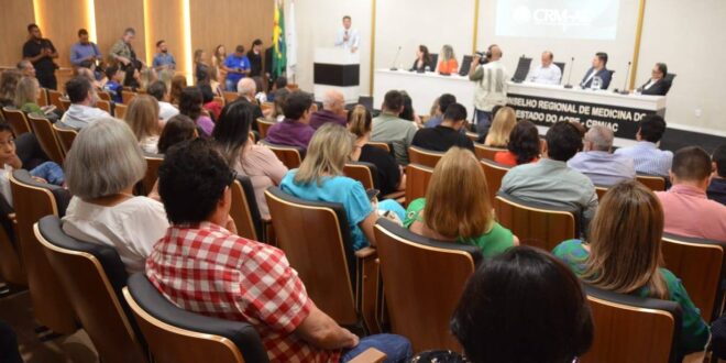 Médicos do Acre recebem homenagem do Conselho Regional de Medicina