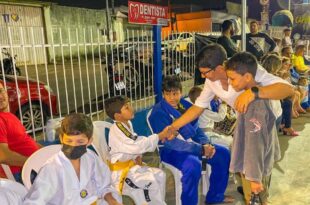 Jenilson Leite entrega equipamentos para prática de esporte, cultura e lazer na Associação de Moradores do bairro Esperança