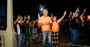 A convite de igreja, Petecão participa de "ato profético" no palácio Rio Branco