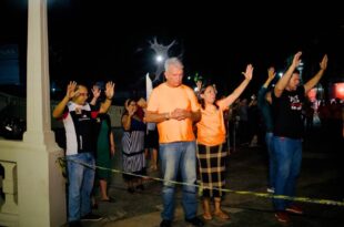 A convite de igreja, Petecão participa de "ato profético" no palácio Rio Branco