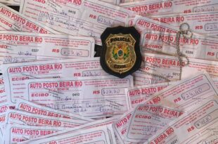 Flagrante: Polícia Civil apreende em Feijó dezenas de requisições de combustível para a carreata de Cadmiel Bomfim