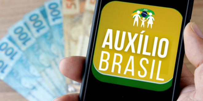 Beneficiários com NIS final 2 recebem hoje Auxílio Brasil 