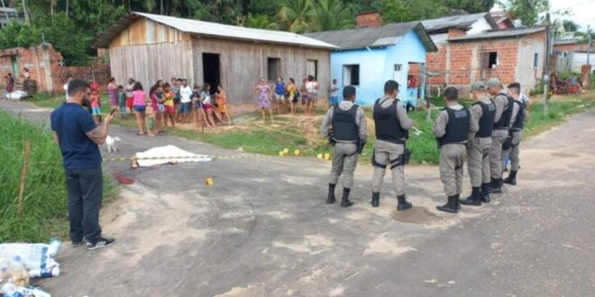 Ex-presidiário é assassinado em plena luz do dia em rua de Cruzeiro do Sul