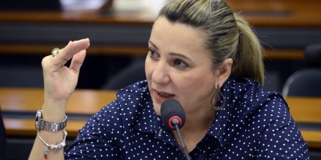 Comissão aprova aumento de pena para aliciamento de menores por meio da internet