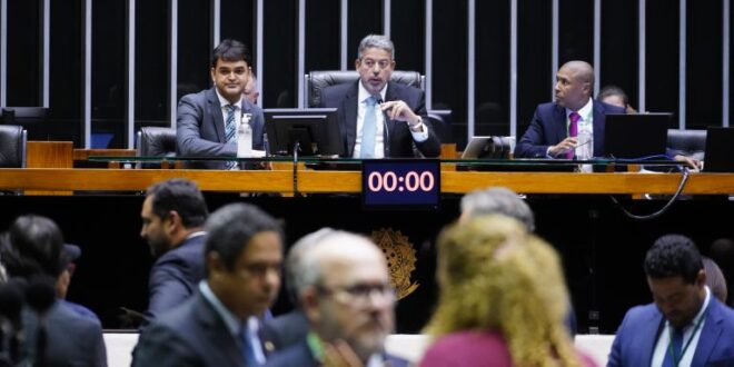 Câmara pode votar na terça-feira MP que autoriza participação privada na exploração de minérios nucleares