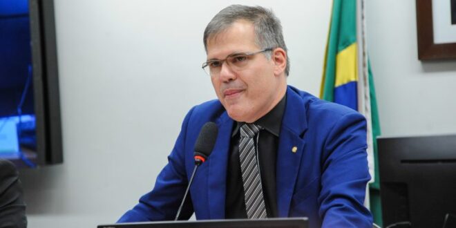 Comissão de Defesa do Consumidor debate fechamento de agências dos Correios