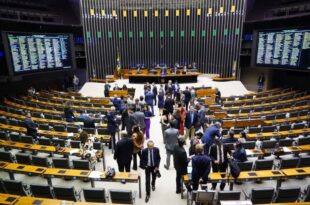 Câmara pode votar regras sobre minérios nucleares e dedução do IR para doações a programas de saúde