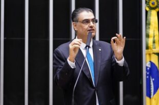 Câmara aprova projeto que regulamentaa o lobby