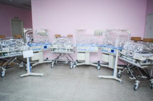 Estado entrega incubadoras para maternidade em Cruzeiro do Sul