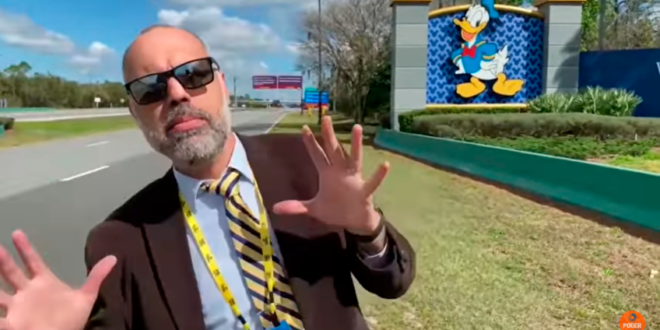 Alexandre de Moraes manda cancelar passaporte de Allan dos Santos