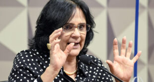  Damares quer “Tinder no Senado”