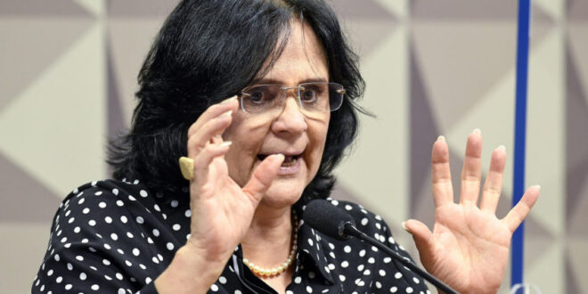  Damares quer “Tinder no Senado”