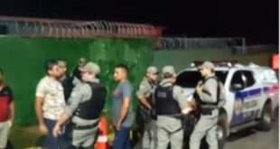 Manifestantes entram em conflito com PM em frente ao 4º Bis