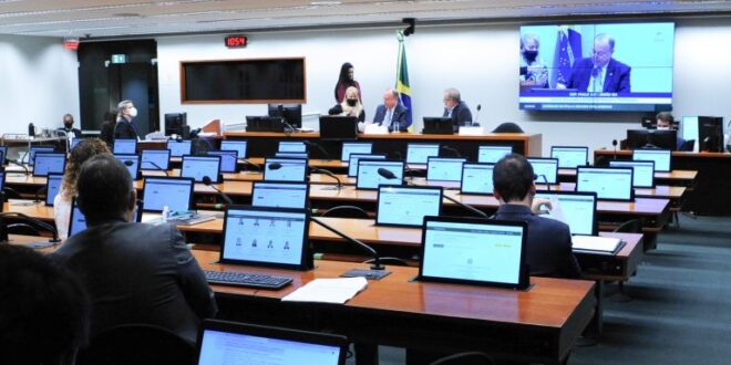 Conselho de Ética pode votar pareceres relativos a seis deputados nesta terça
