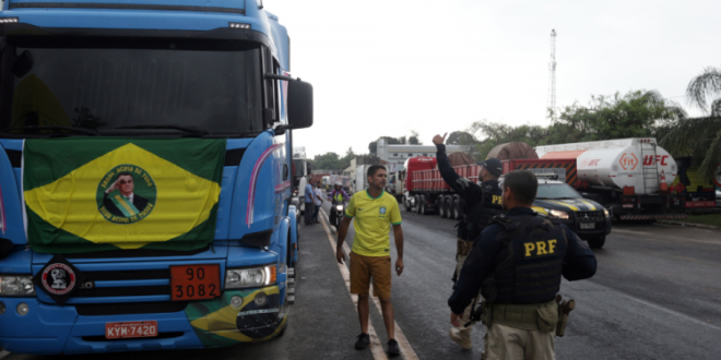 Estradas federais têm 13 interdições e cinco bloqueios, diz PRF