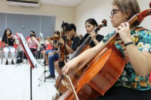 Escola de Música e Ufac promovem ensaios coletivos de instrumentos de cordas friccionadas
