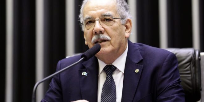 Comissão aprova projeto que permite deduzir do IR doações para entidades de saúde