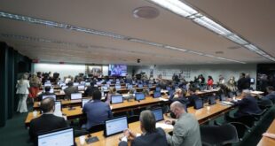 CCJ aprova admissibilidade de proposta que reduz contribuições dos municípios à metade