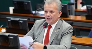 Comissão aprova criação de selos para empresas que cumpram cota de contratação de pessoas com deficiência