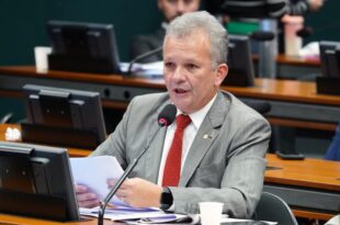 Comissão aprova criação de selos para empresas que cumpram cota de contratação de pessoas com deficiência