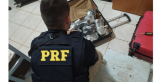 PRF apreende 27 kg de cocaína em ônibus vindo de Cruzeiro do Sul