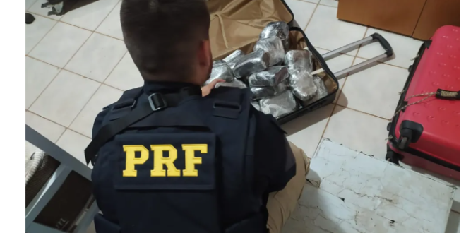 PRF apreende 27 kg de cocaína em ônibus vindo de Cruzeiro do Sul