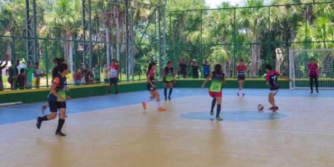 Prefeitura de Rodrigues Alves inaugura quadra poliesportiva na comunidade barro vermelho