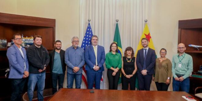 Governo do Acre se reúne com representantes da embaixada americana para discutir políticas ambientais
