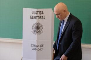 Quem promove atos antidemocráticos será tratado como criminoso, diz Moraes