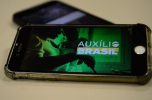 Beneficiários do Auxílio Brasil têm desconto de empréstimo que não pediram