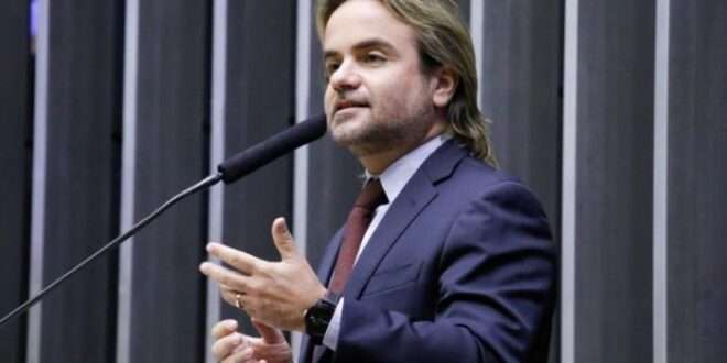 Proposta obriga concessionárias a financiar projetos de uso seguro de energia