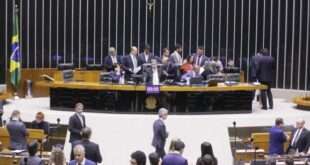 Projeto que libera recursos para piso da enfermagem pode ser votado hoje