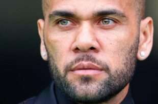 Tite sobre críticas a Daniel Alves: 'Eu não vim pra agradar o Twitter'