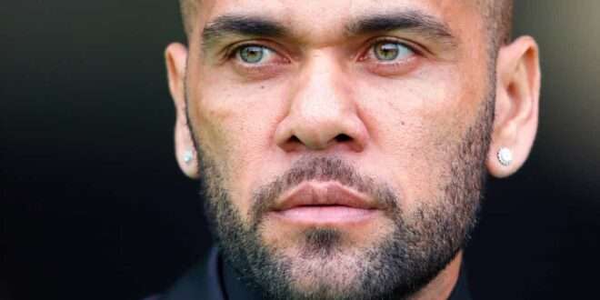 Tite sobre críticas a Daniel Alves: 'Eu não vim pra agradar o Twitter'