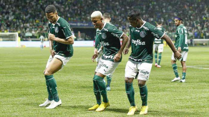 Palmeiras festeja título brasileiro com goleada, show de Rony e brilho de Endrick 3 Palmeiras festeja título brasileiro com goleada, show de Rony e brilho de Endrick
