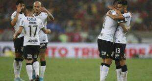 Corinthians carimba faixa do Flamengo e garante vaga direta na Libertadores