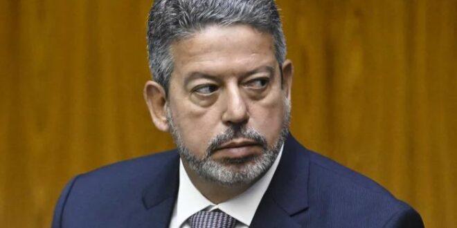 Arthur Lira sinaliza que pode votar correção do IR este ano