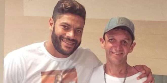 Jogador Hulk chora a morte do "irmão"