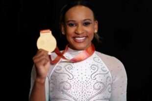 Rebeca diz que ouro com 'Baile de Favela' é 'para mostrar do que o preto é capaz'
