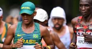 Brasileiro desmaia na maratona de Nova York após liderar