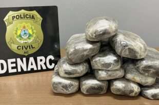 Após denúncia anônima, polícia apreende 12 kg de cocaína em ônibus que saiu de Cruzeiro do Sul
