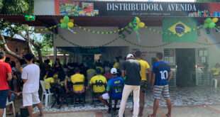 Distribuidoras de Mâncio Lima lotam na estreia do Brasil na Copa do Mundo