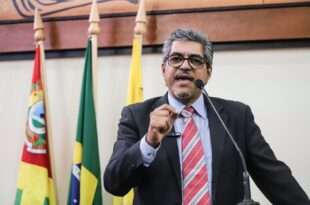 Edvaldo Magalhães sai em defesa dos trabalhadores provisórios da Educação, ameaçados por ação movida por Gladson