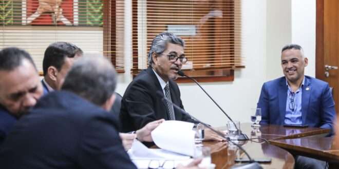 A pedido de Edvaldo e Zen, Aleac realiza audiência e governo acena com convocação de professores