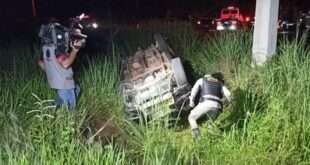Em Rio Branco, homem perde o controle do carro e capota