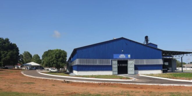 Estado entrega revitalização do armazém de Senador Guiomard