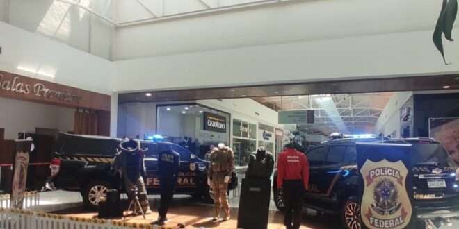Dia do Policial Federal é comemorado com exposição no shopping