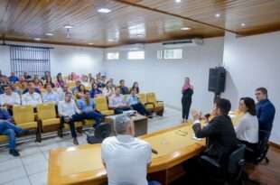  Gladson se reúne comGladson se reúne com equipe para estabelecer metas do novo governo